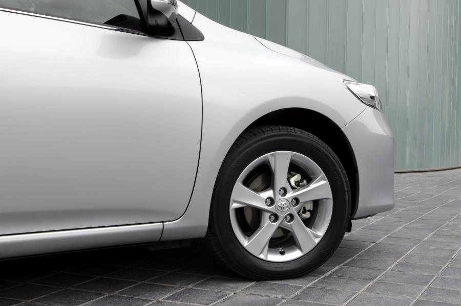  Toyota Corolla 2011 года  (фото 8 из 76)